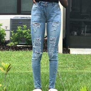 Distressed skinny jeans